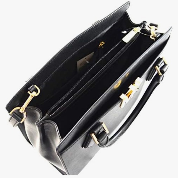 Michael Kors Medium Messenger Handbag
MOTT 35T0GOXM6L - Picture 12 of 12